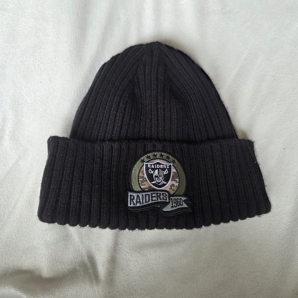 NFL Las Vegas Raiders New Era Salute To Service Beanie adult one size fits most